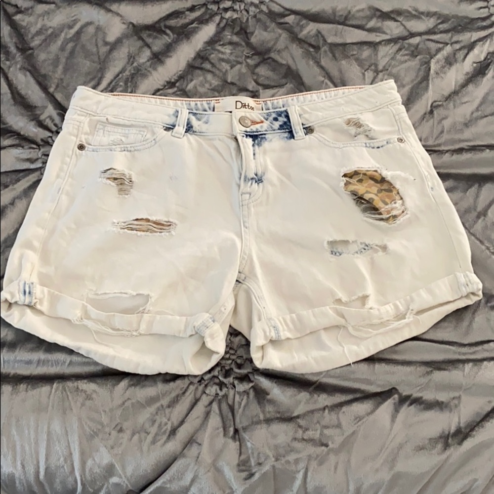 Dittos Distressed Denim Mid rise shorts